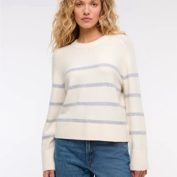 A&F Madeline Crew Sweater, XS, Cream Stripe - Picture 7 of 7